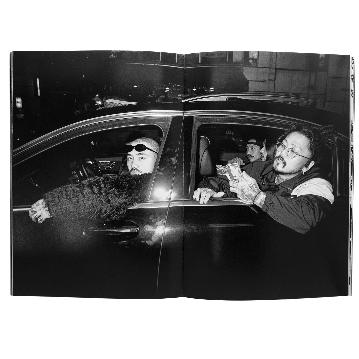 I - WHAT'RE YOU LOOKIN' AT?