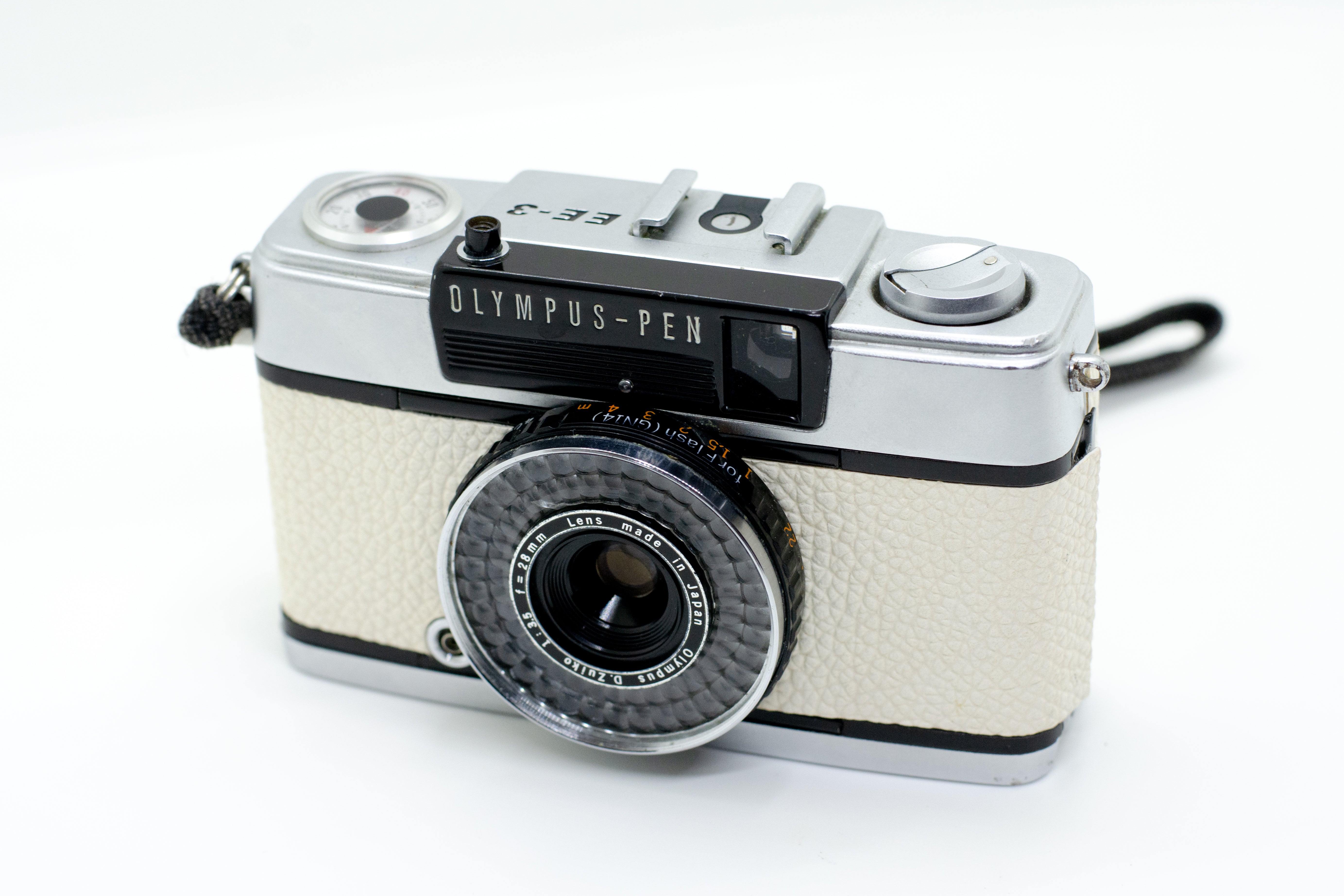 OLYMPUS PEN EE-3 White Half Frame Film Camera